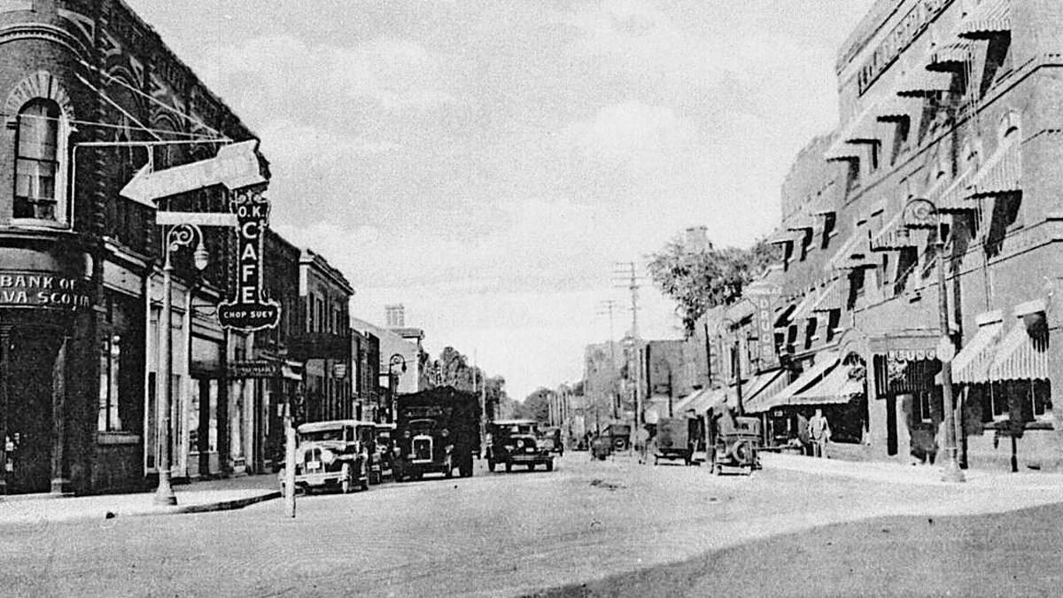 Wright Cleaners on Elizabeth Street in 1928